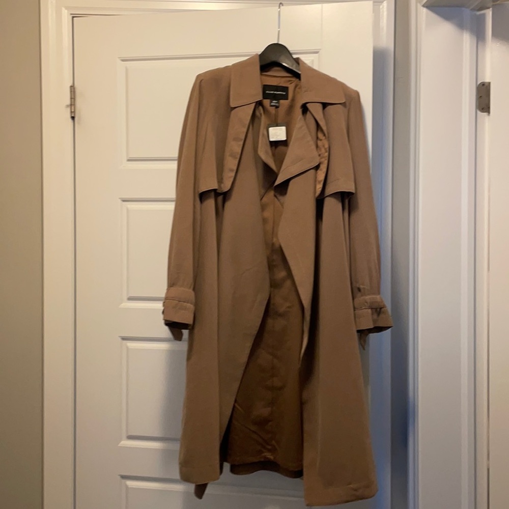 Club Monaco flowy trench coat